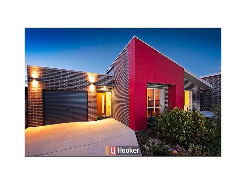 6 Marie Pitt Street, Franklin ACT 2913