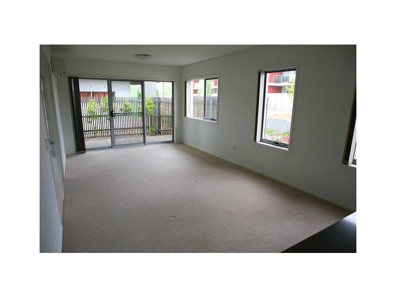 65/329 Flemington Road, Franklin ACT 2913