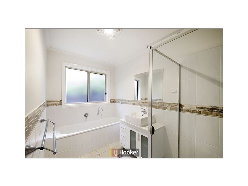 12 Joan Long Street, Franklin ACT 2913