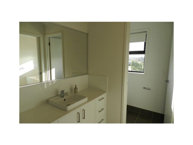 2 Errol Street, Crace ACT 2911