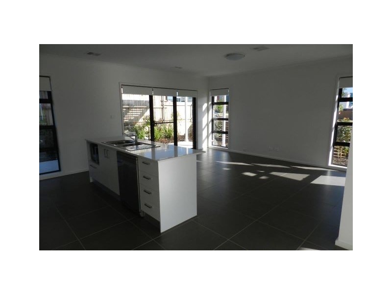 2 Errol Street, Crace ACT 2911