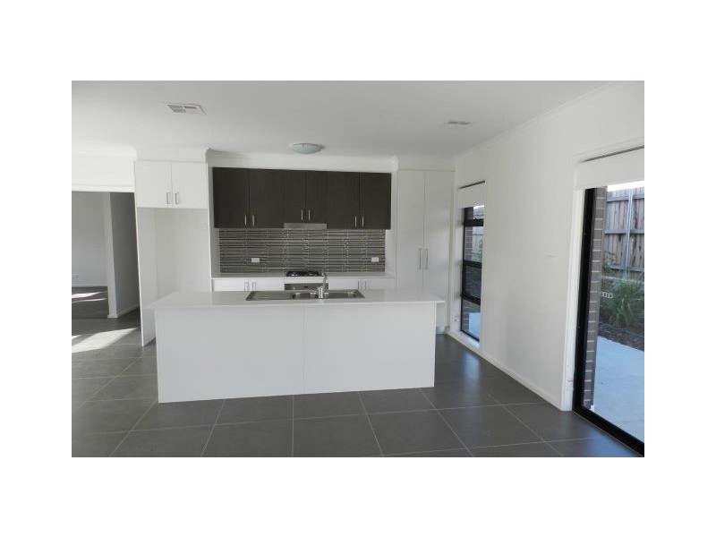 2 Errol Street, Crace ACT 2911