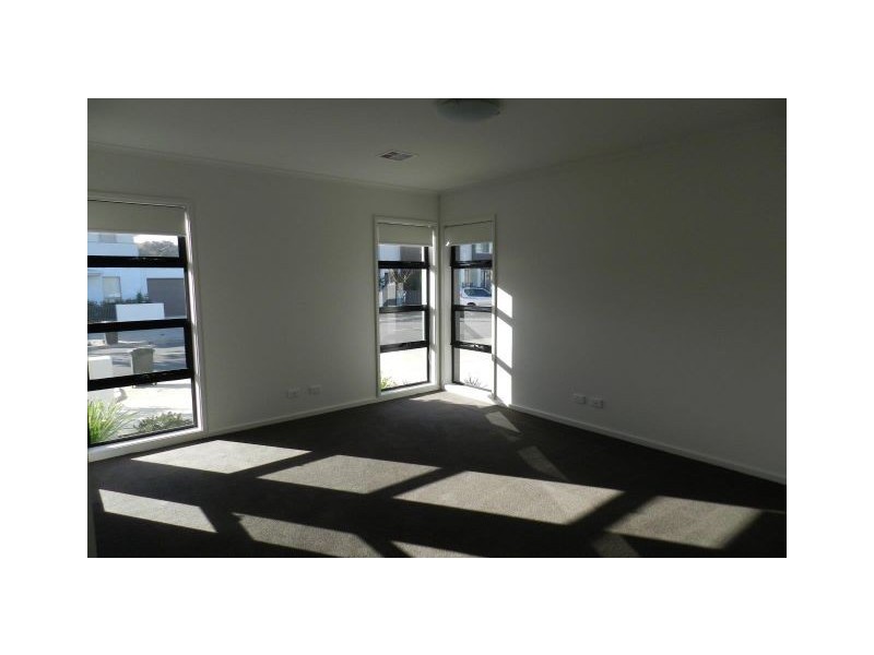 2 Errol Street, Crace ACT 2911