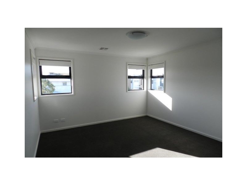 2 Errol Street, Crace ACT 2911