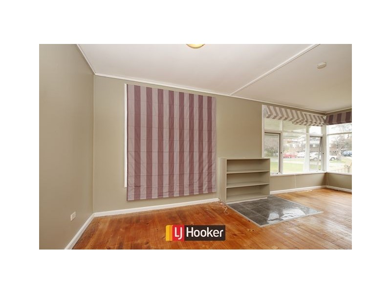 10 Owen Crescent, Lyneham ACT 2602