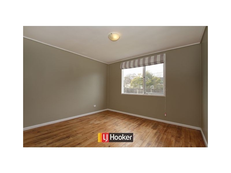 10 Owen Crescent, Lyneham ACT 2602