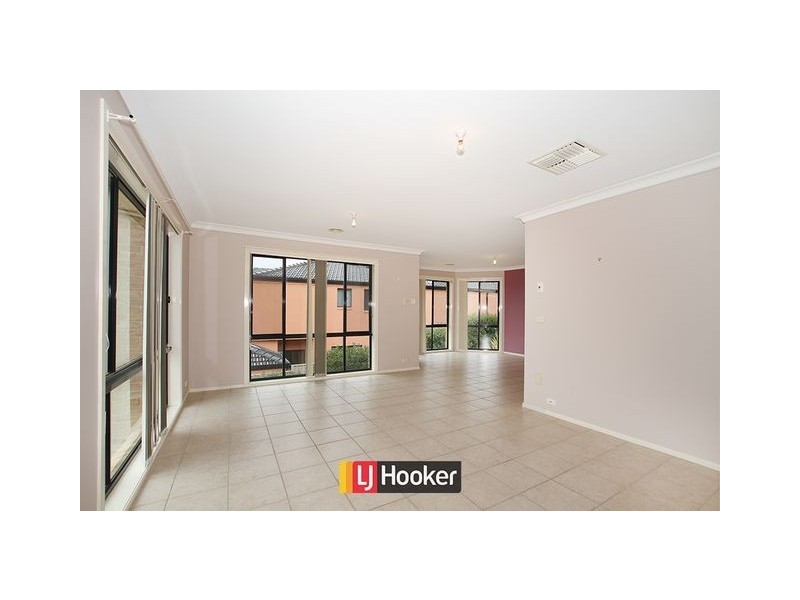 2 Lindwall Place, Nicholls ACT 2913