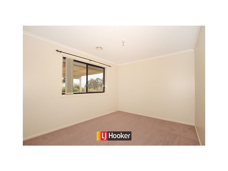 2 Lindwall Place, Nicholls ACT 2913