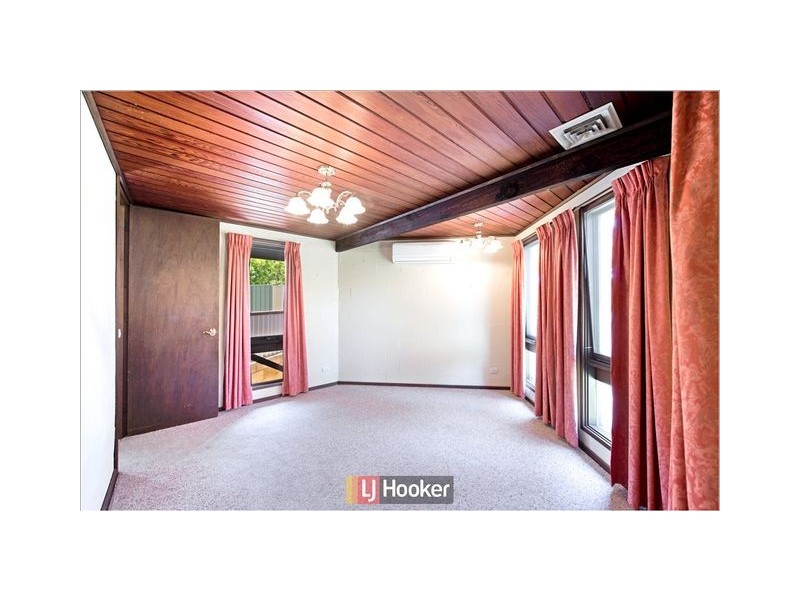 17 Solomon Crescent, Latham ACT 2615