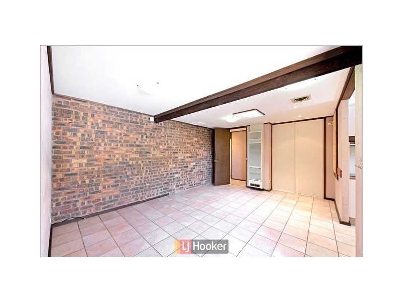 17 Solomon Crescent, Latham ACT 2615
