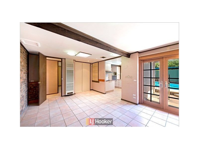 17 Solomon Crescent, Latham ACT 2615