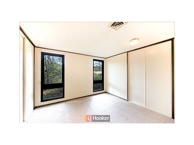 17 Solomon Crescent, Latham ACT 2615