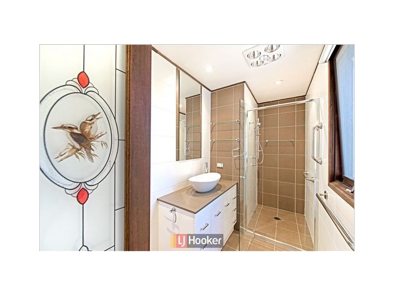17 Solomon Crescent, Latham ACT 2615