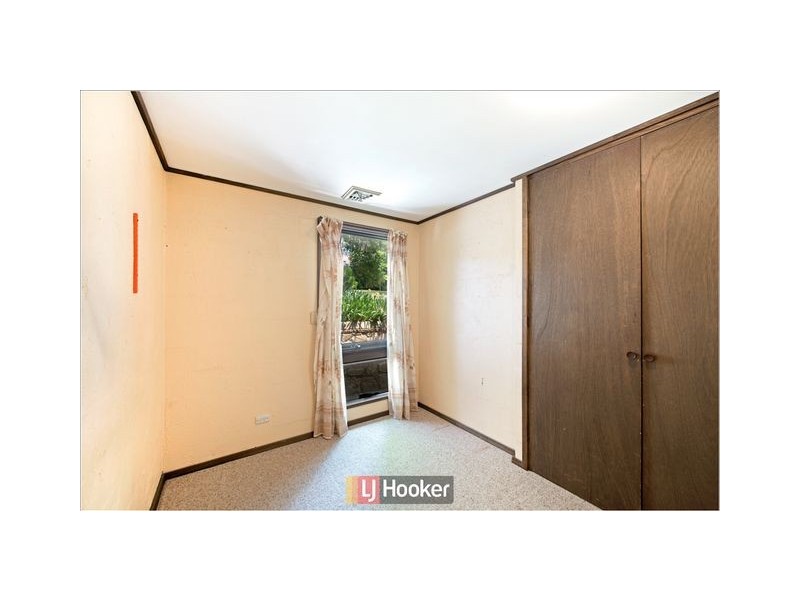 17 Solomon Crescent, Latham ACT 2615
