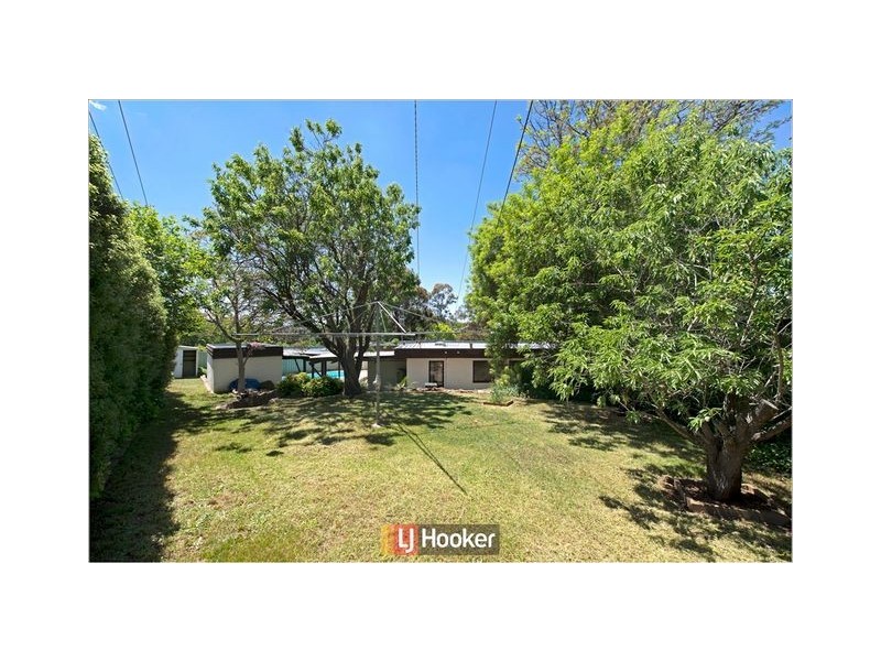17 Solomon Crescent, Latham ACT 2615