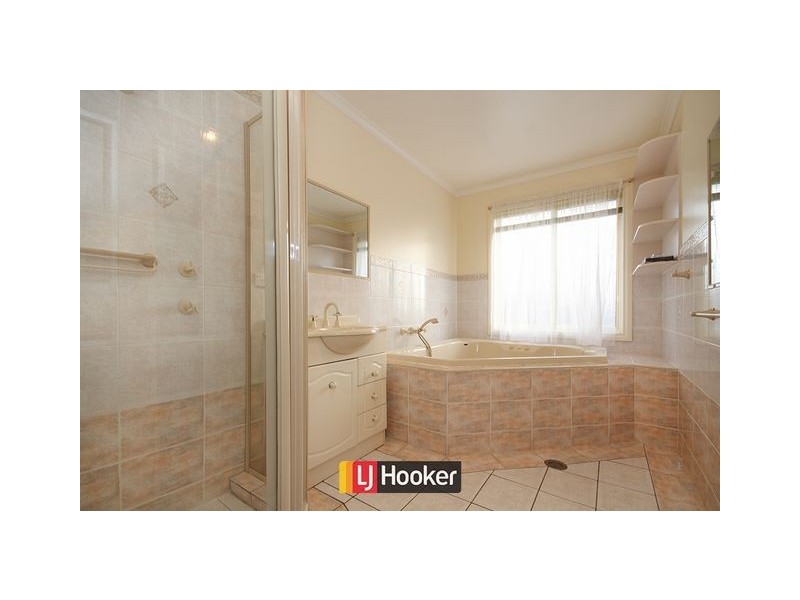 16 Paul Coe Crescent, Ngunnawal ACT 2913