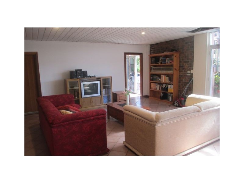 10B Claxton Crescent, Lyneham ACT 2602
