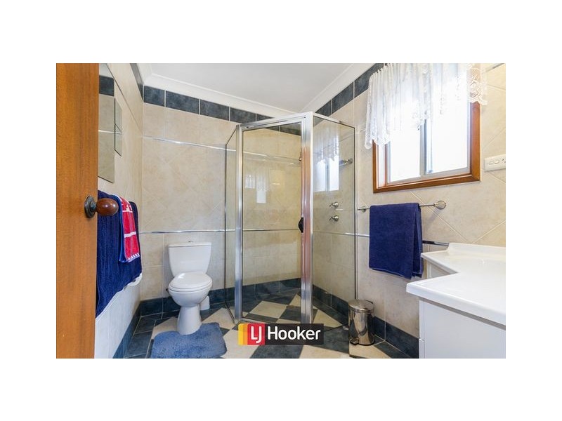 6 Preston Street, Weston ACT 2611