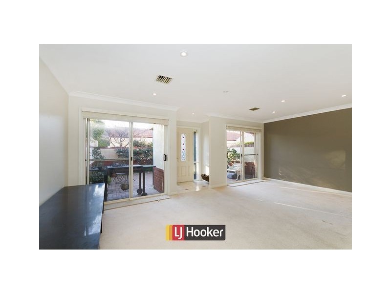 8/32 Gooreen Street, Braddon ACT 2612