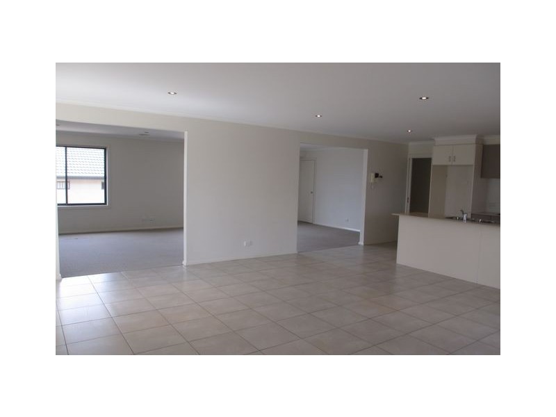 113 Anthony Rolfe Avenue, Gungahlin ACT 2912