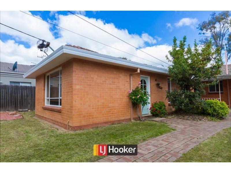 27 Gilmore Crescent, Garran ACT 2605