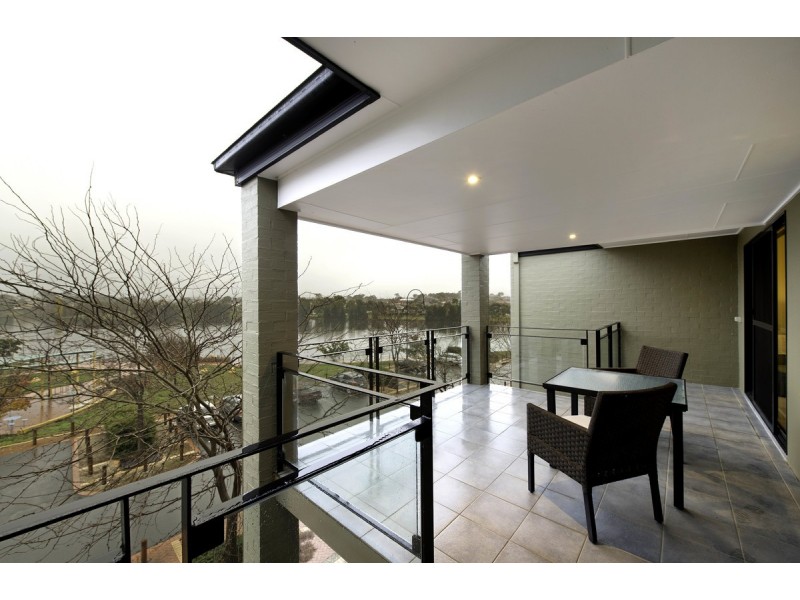 61 Strayleaf Crescent, Gungahlin ACT 2912