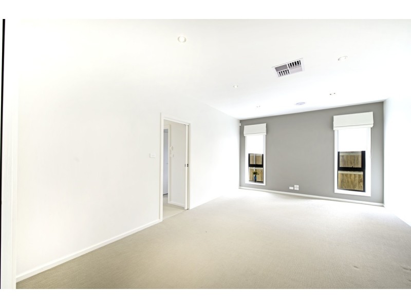 12 Arcadia Street, Crace ACT 2911