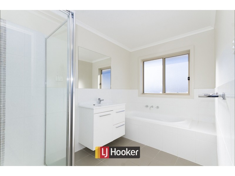 30 Mapleton Avenue, Harrison ACT 2914