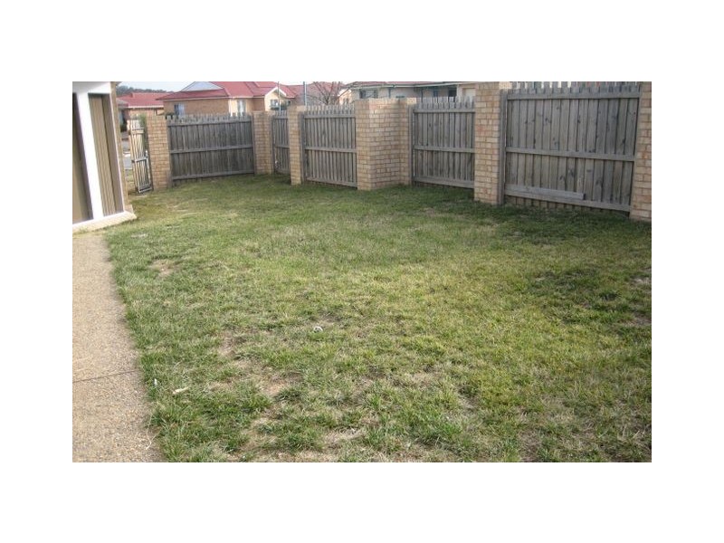 24 Candlebark Close, Nicholls ACT 2913