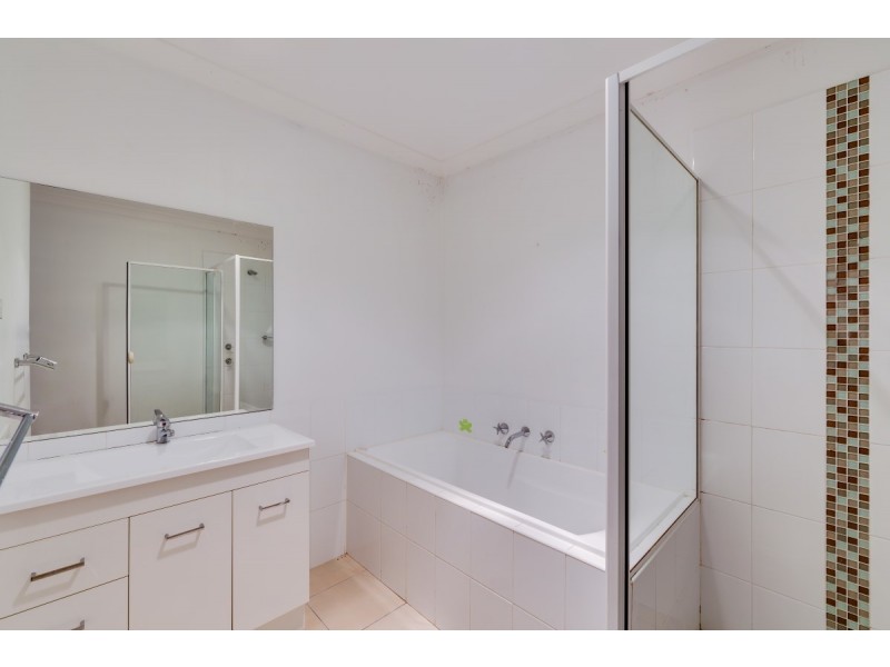 13 Little John Lane, Franklin ACT 2913