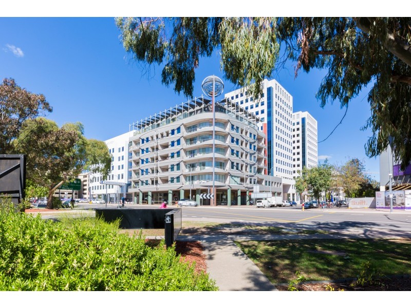 211/16 Moore Street, City ACT 2601