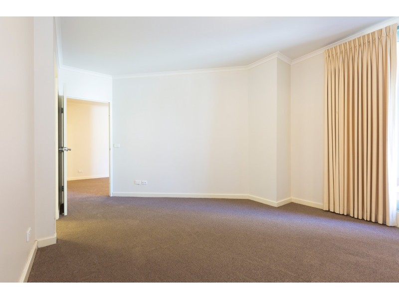 211/16 Moore Street, City ACT 2601