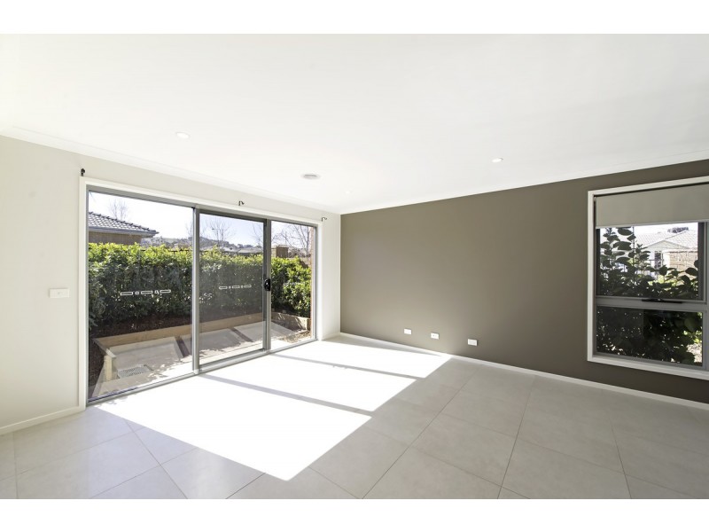 1/10 Charles Perkins Circuit, Bonner ACT 2914