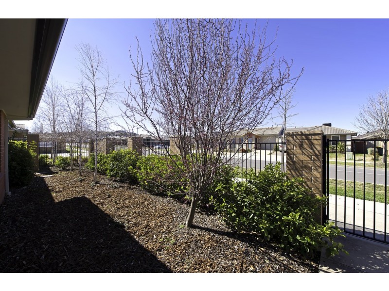 1/10 Charles Perkins Circuit, Bonner ACT 2914