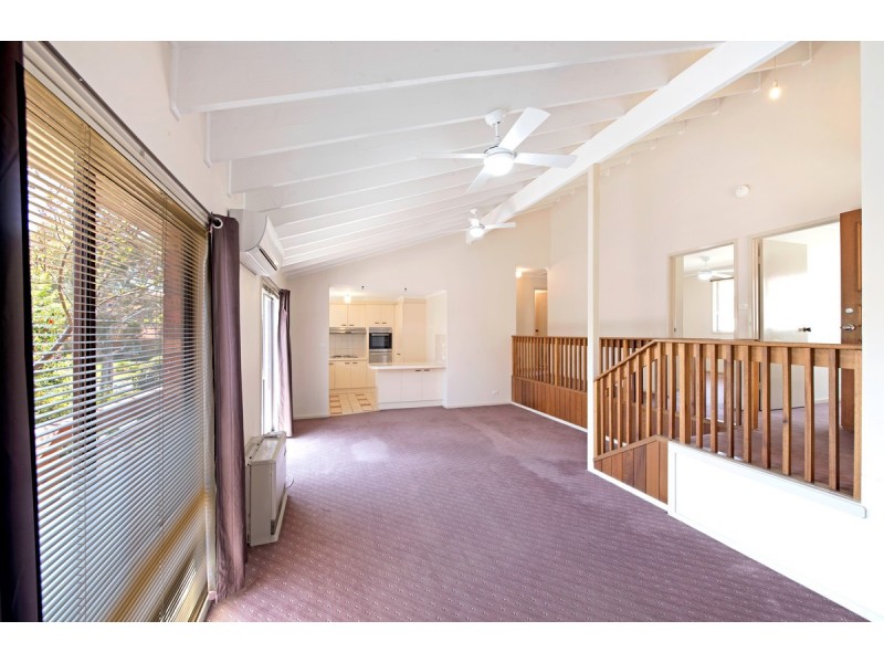 2/12 Lazarus Crescent, Queanbeyan West NSW 2620