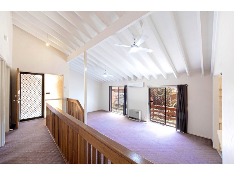 2/12 Lazarus Crescent, Queanbeyan West NSW 2620