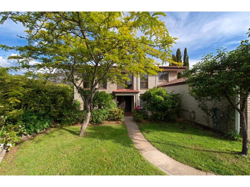 18 Molineaux Place, Farrer ACT 2607