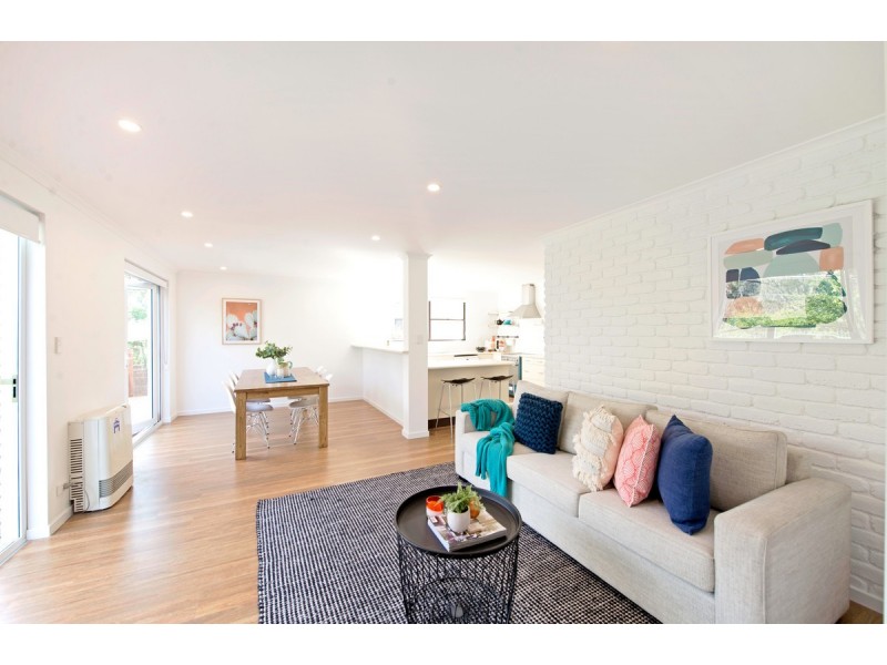 18 Molineaux Place, Farrer ACT 2607