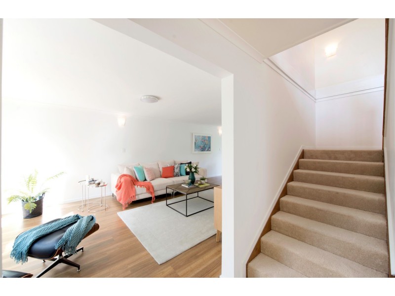 18 Molineaux Place, Farrer ACT 2607