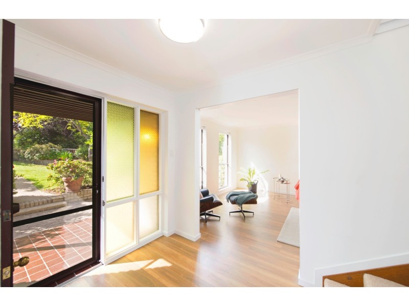 18 Molineaux Place, Farrer ACT 2607