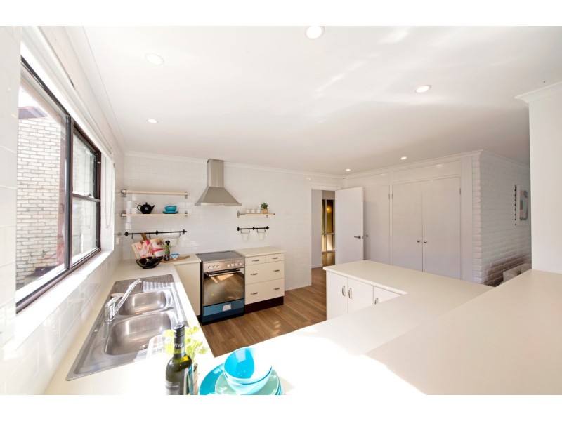 18 Molineaux Place, Farrer ACT 2607