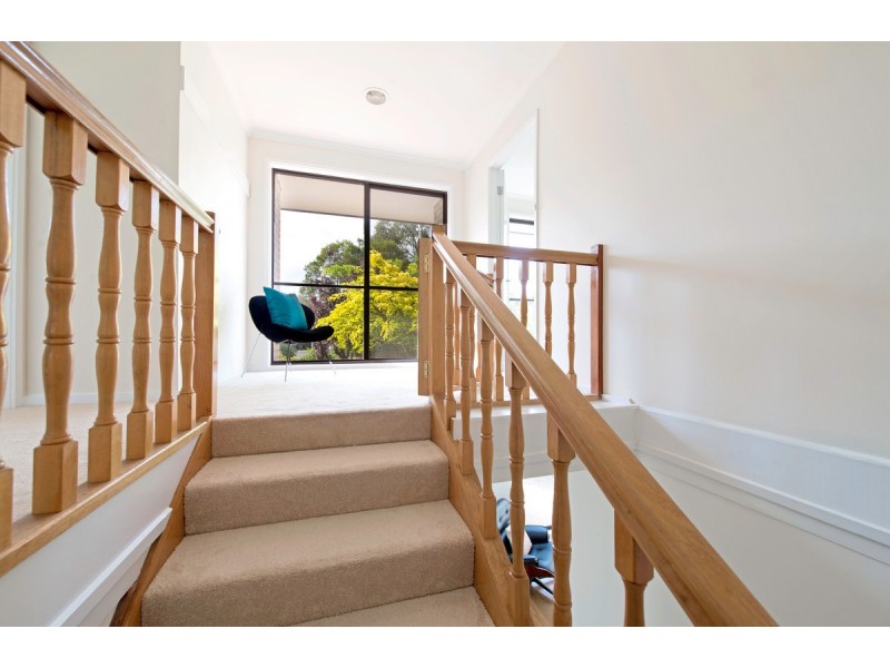 18 Molineaux Place, Farrer ACT 2607