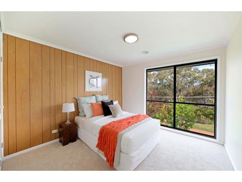 18 Molineaux Place, Farrer ACT 2607