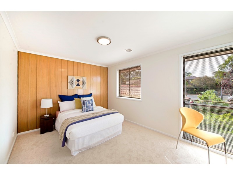 18 Molineaux Place, Farrer ACT 2607