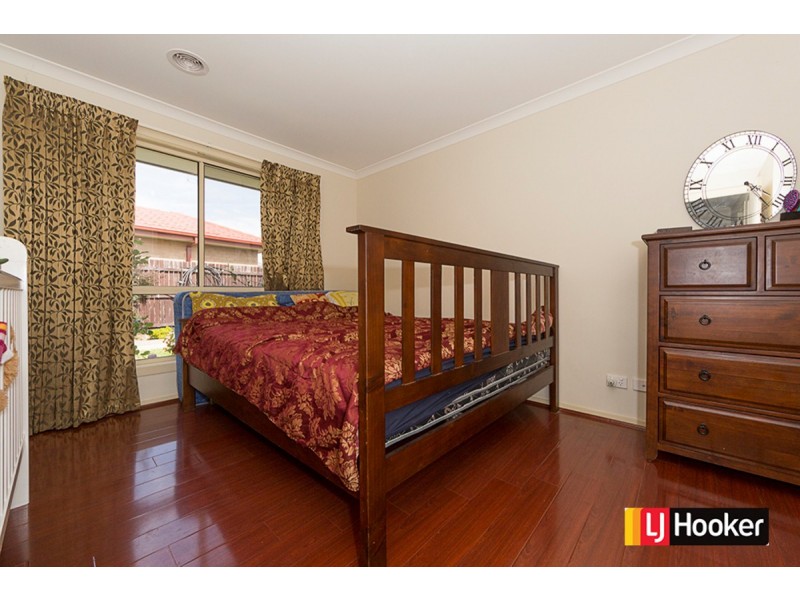 25 Audrey Cahn Street, Macgregor ACT 2615