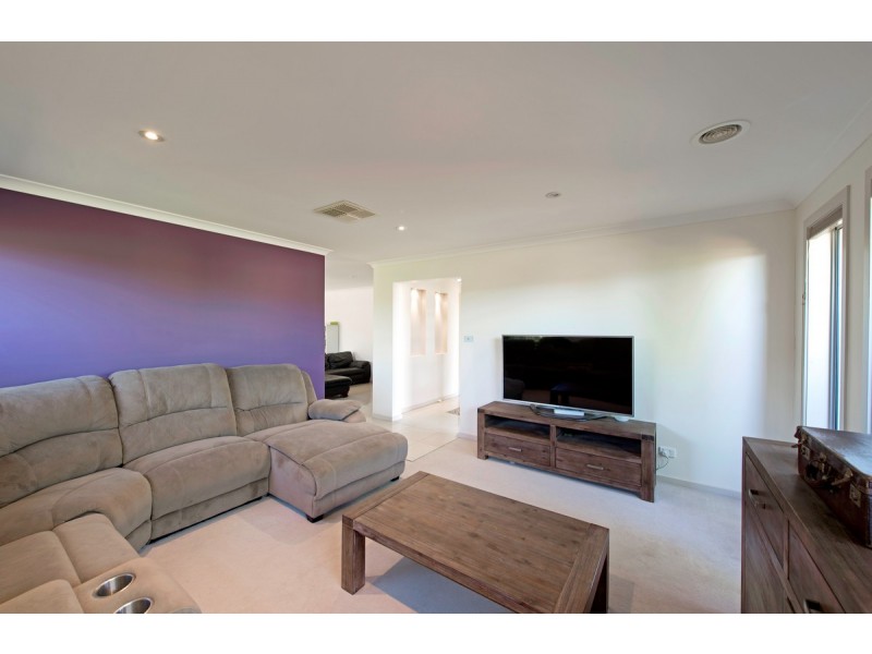 24 Waterworth Street, Dunlop ACT 2615