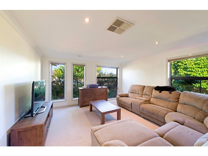 24 Waterworth Street, Dunlop ACT 2615