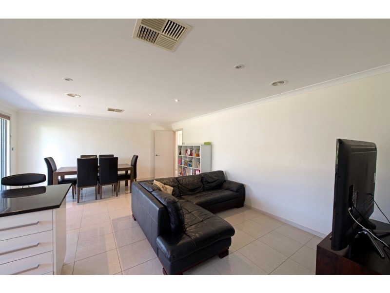 24 Waterworth Street, Dunlop ACT 2615