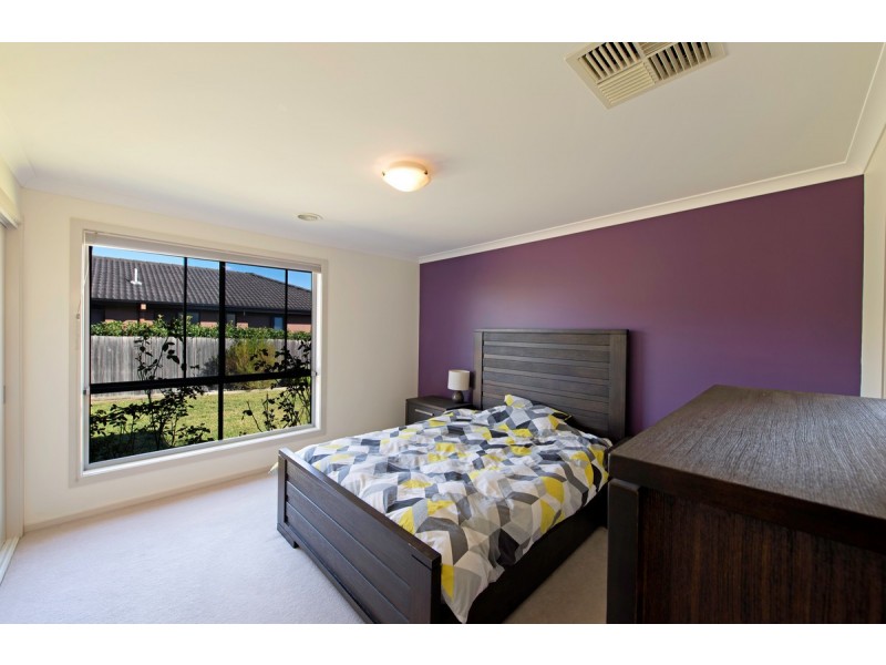 24 Waterworth Street, Dunlop ACT 2615