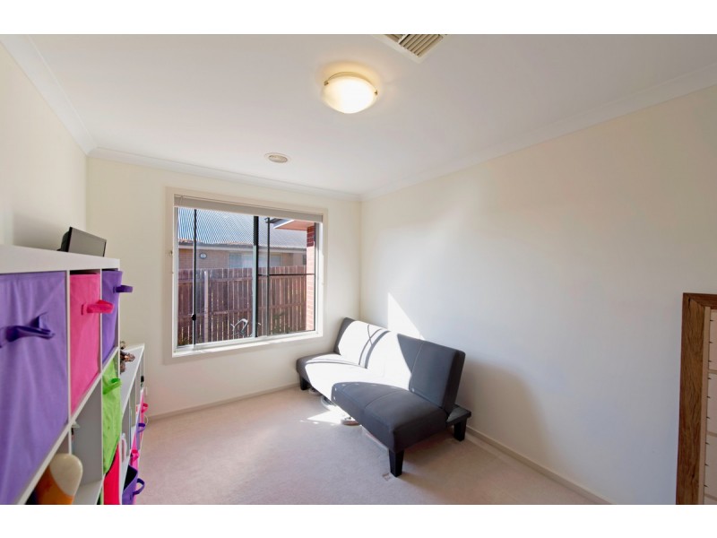 24 Waterworth Street, Dunlop ACT 2615